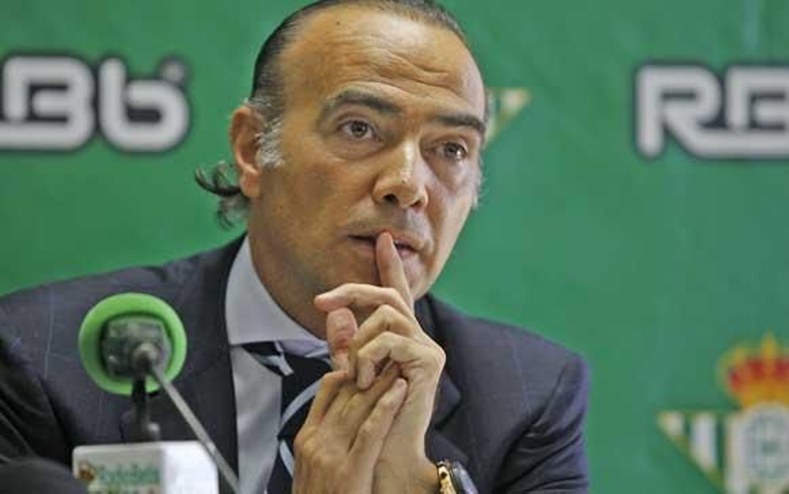 Oliver niega que Ramón Calderón esté detrás de la compra del Betis