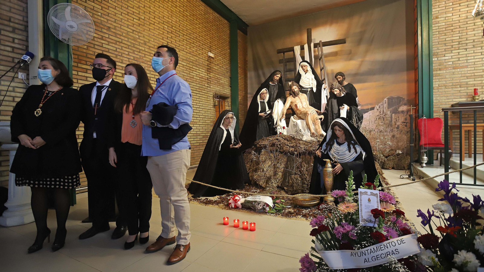 Fotos del Viernes Santo en Algeciras: Mortaja, Misericordia y Santo Entierro