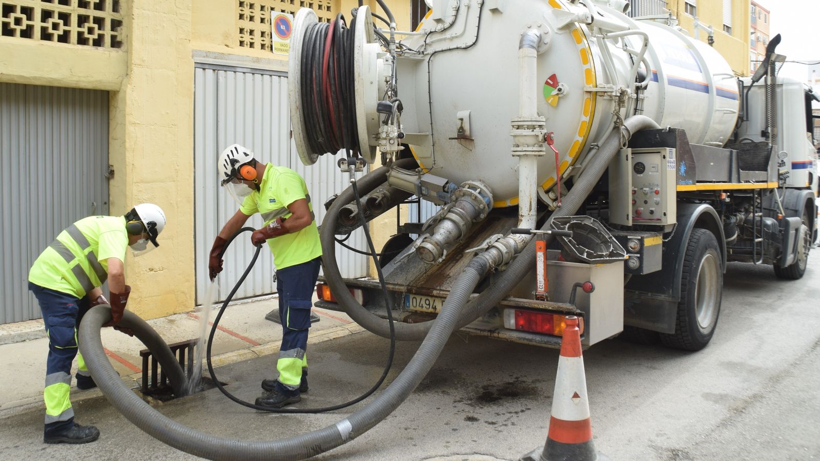 Campaña de limpieza de imbornales en San Fernando.