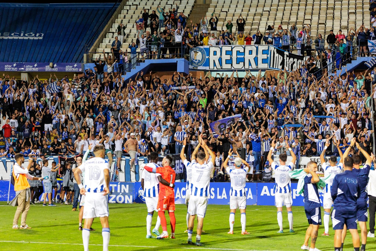 Imágenes del partido entre el Recre y la Segoviana