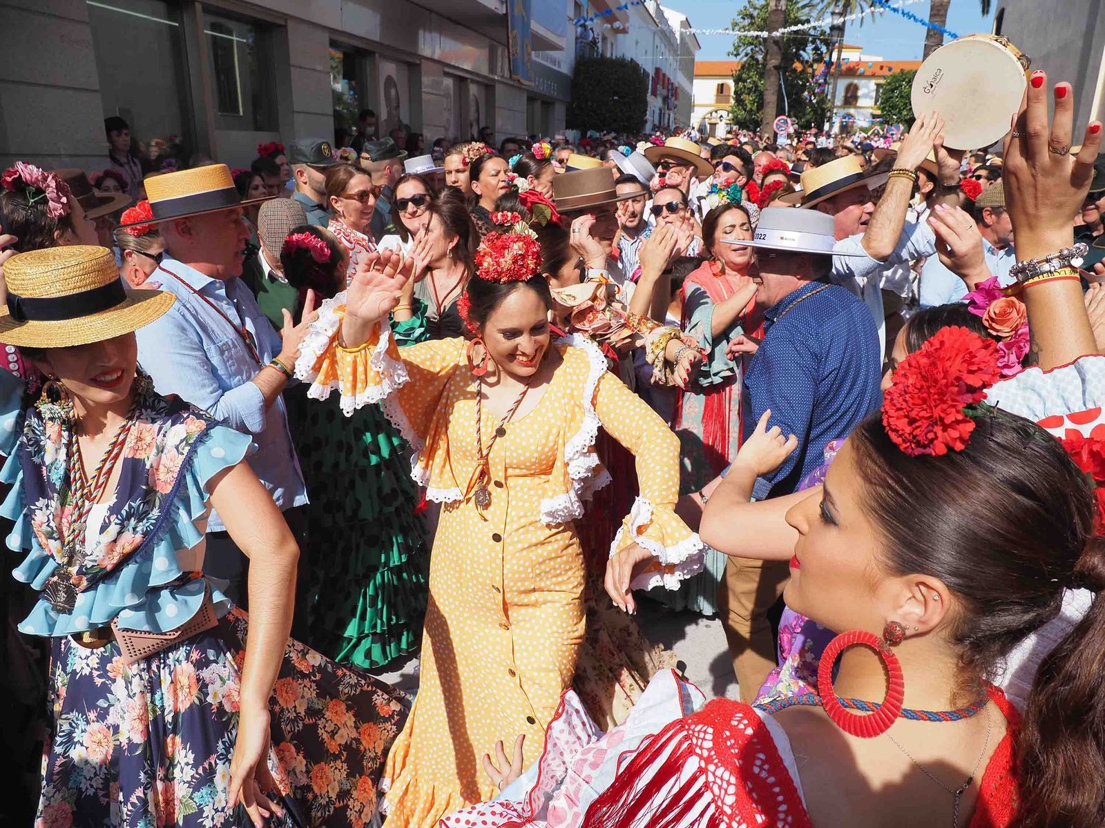 Las imágenes de la procesión de la Virgen de la Bella por las calles de Lepe en 2022