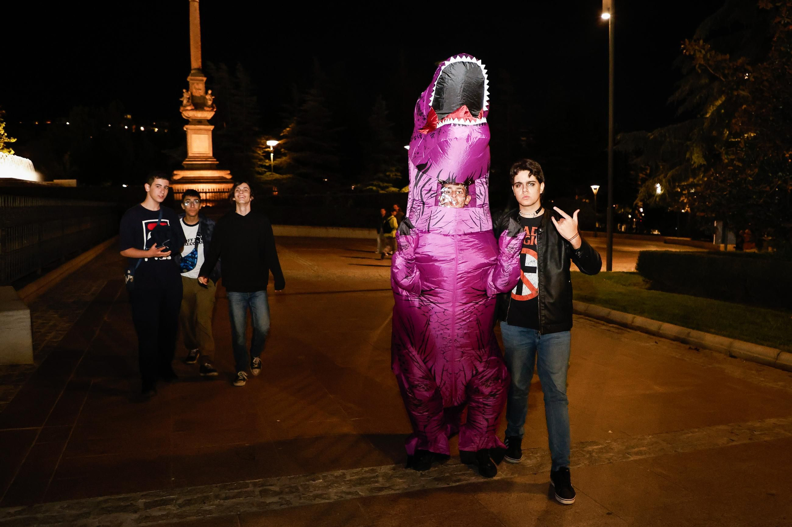 Granada se disfraza para vivir la noche mas terrorifica del año