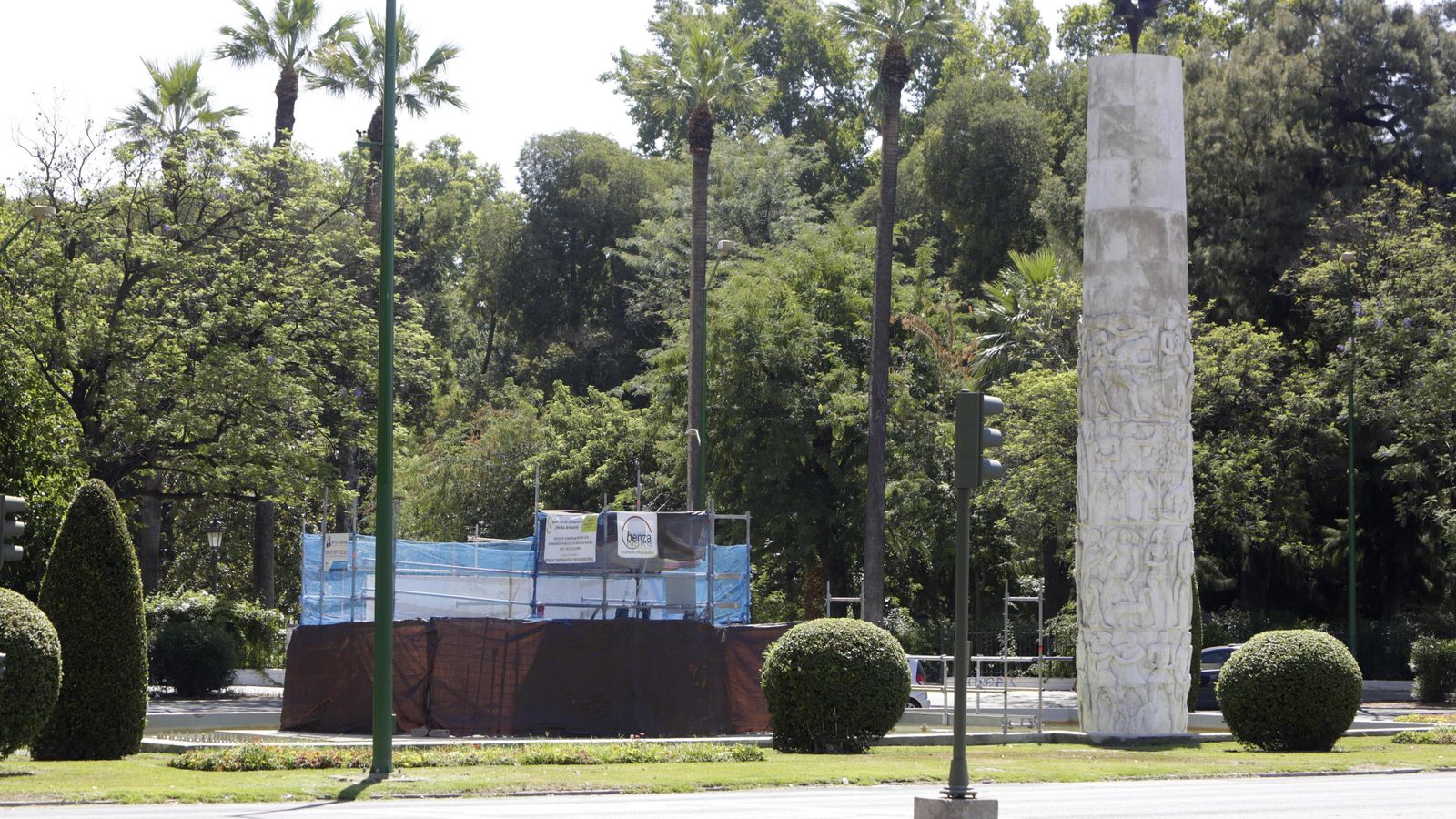 El monumento a Juan Sebastián Elcano en la Glorieta de los Marineros.
