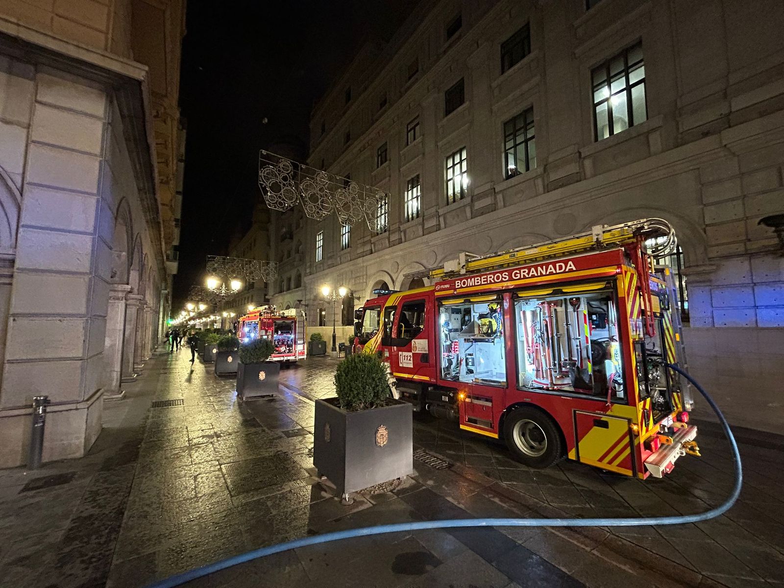 Uno de los camiones de Bomberos que acudió al lugar de los hechos