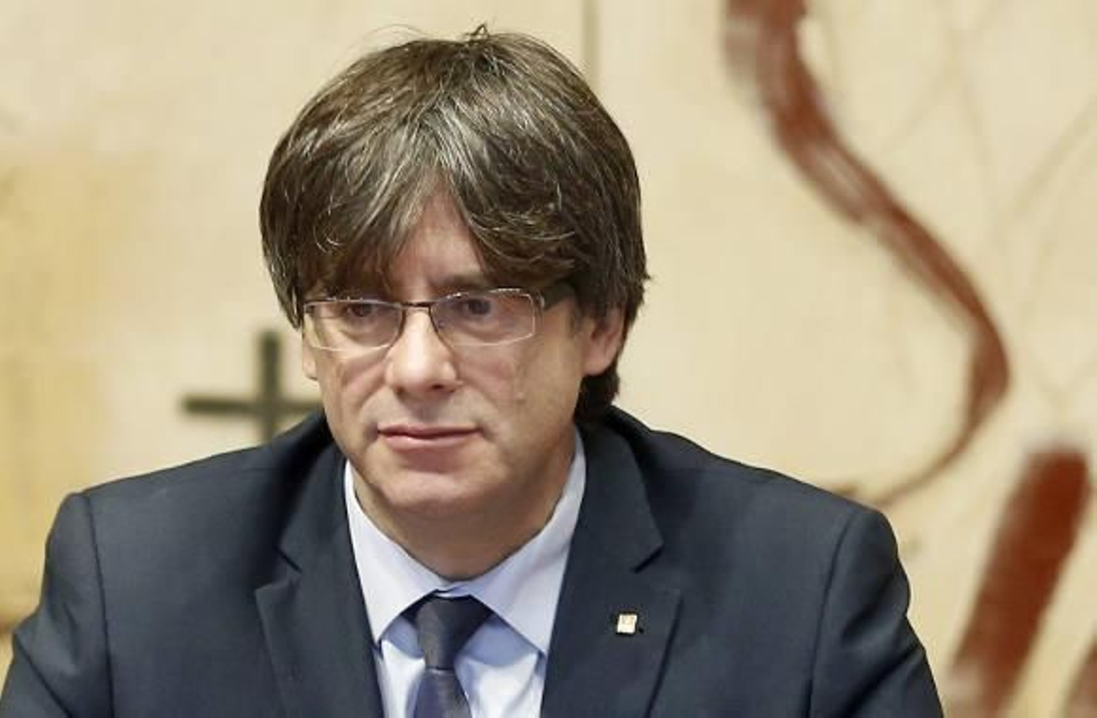 Puigdemont descarta una declaración unilateral de independencia y apuesta por una constitución catalana