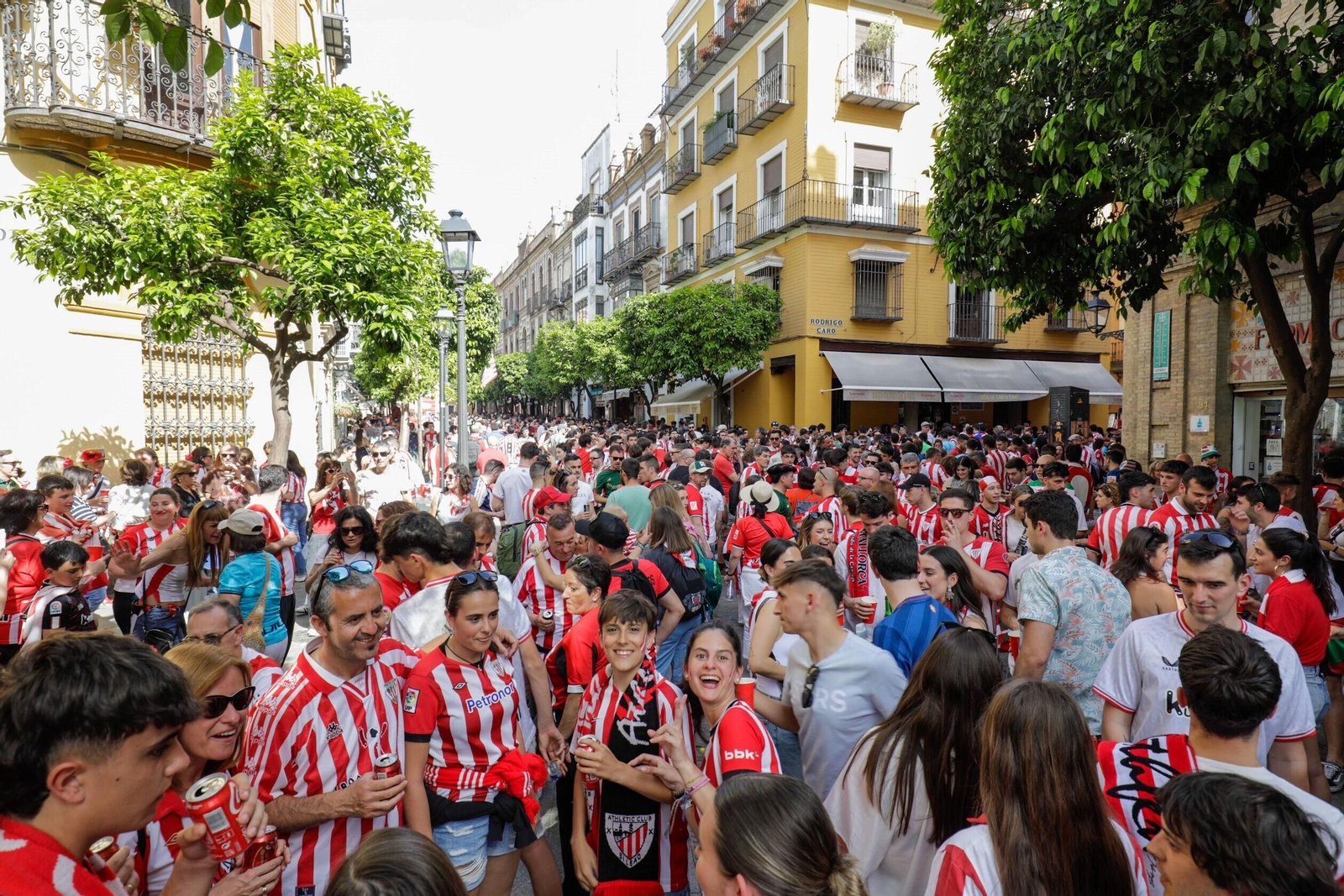 Las fotos de hinchas del Athletic y del Mallorca por Sevilla