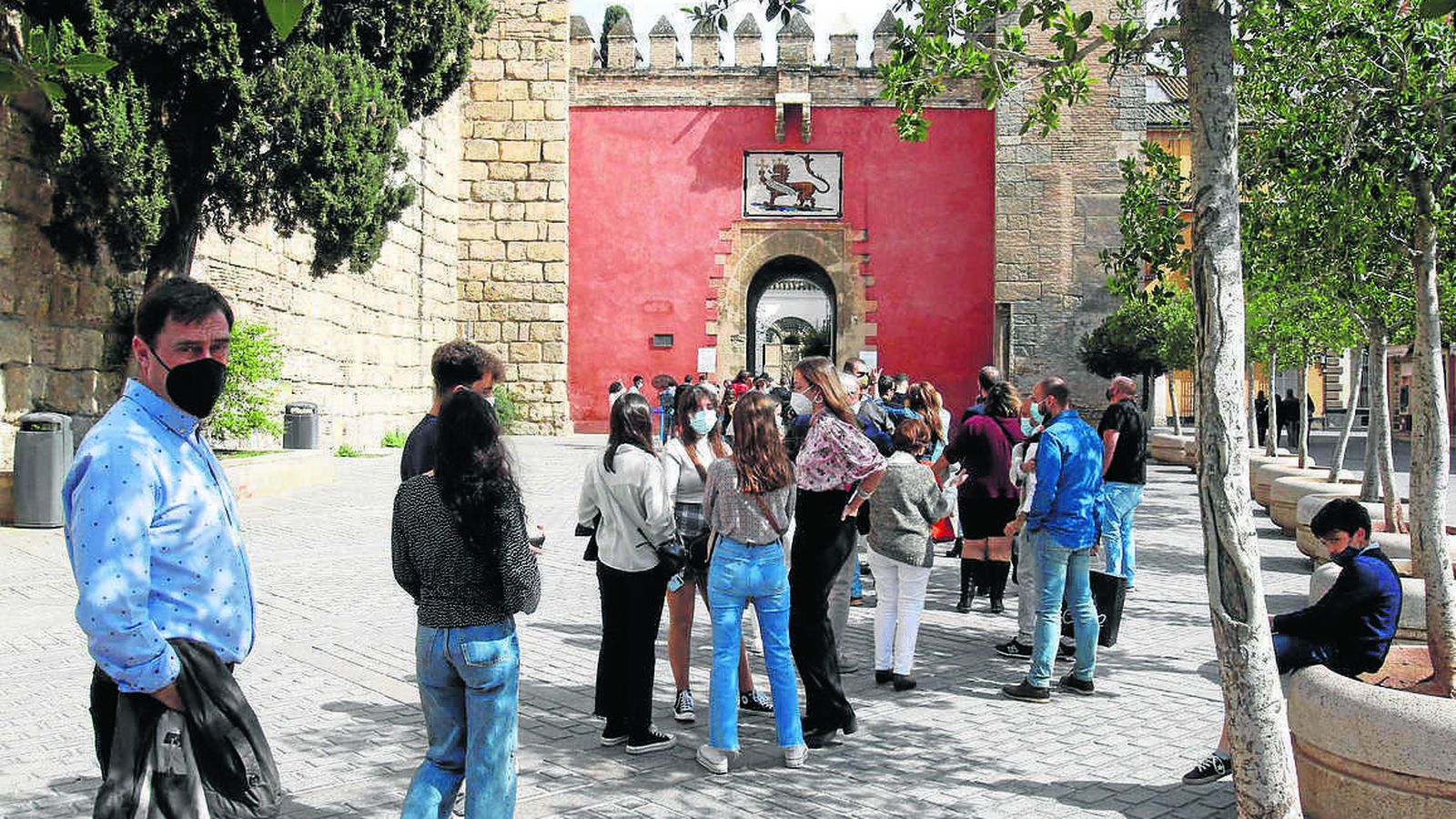 Colas para entrar en el Real Alcázar.