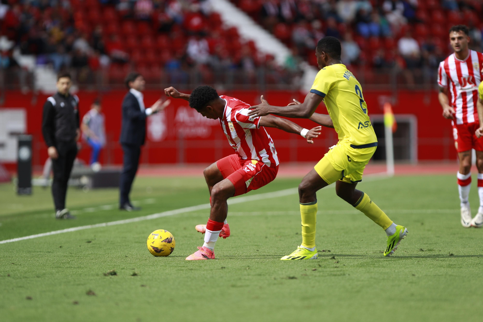 Las mejores imágenes del partido de fútbol U.D. Almería-Villarreal C.F.