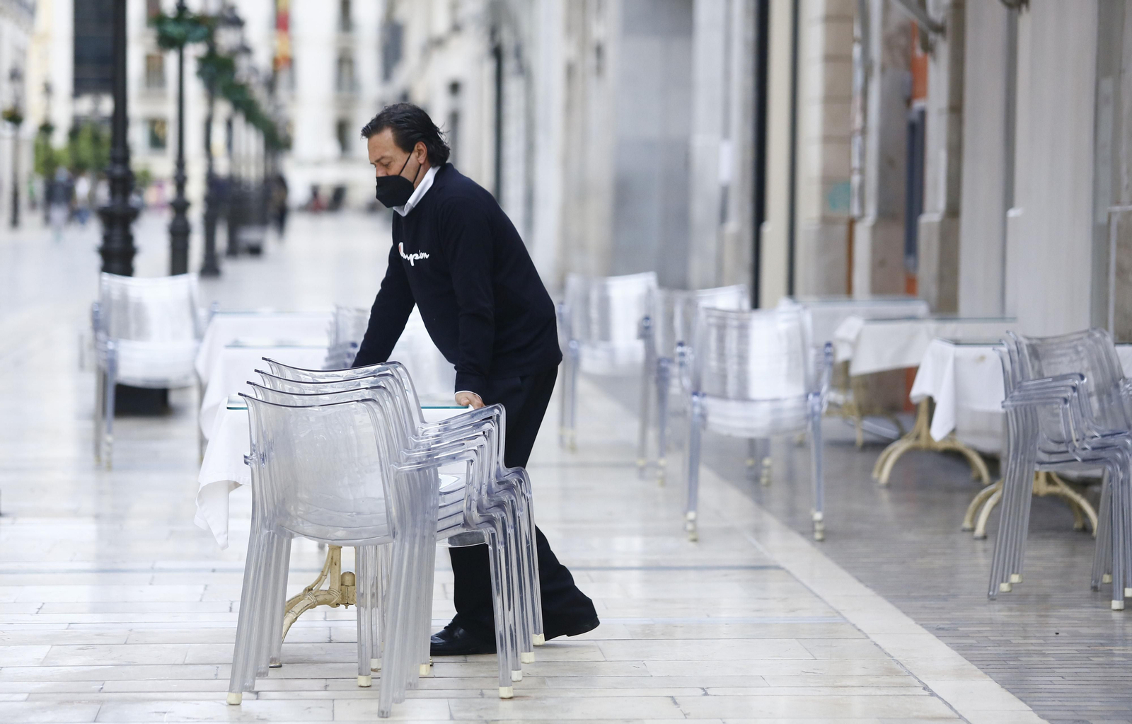 Las fotos de Málaga capital en la reapertura de bares y comercio no esencial