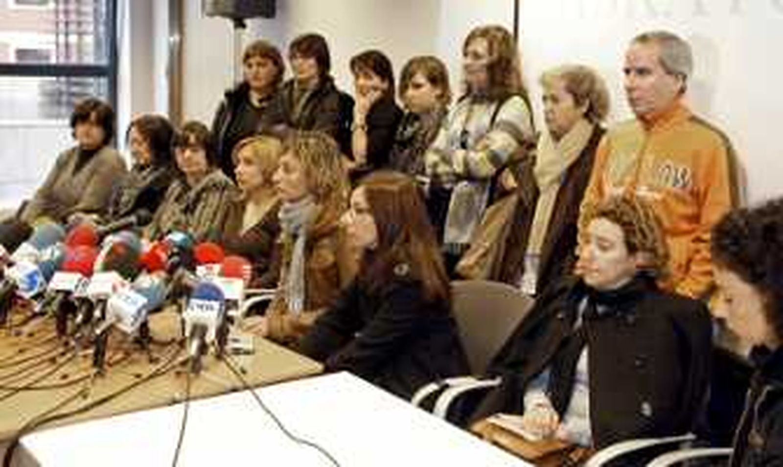 Las familias del 'Alakrana' exigen la liberación de los dos piratas detenidos