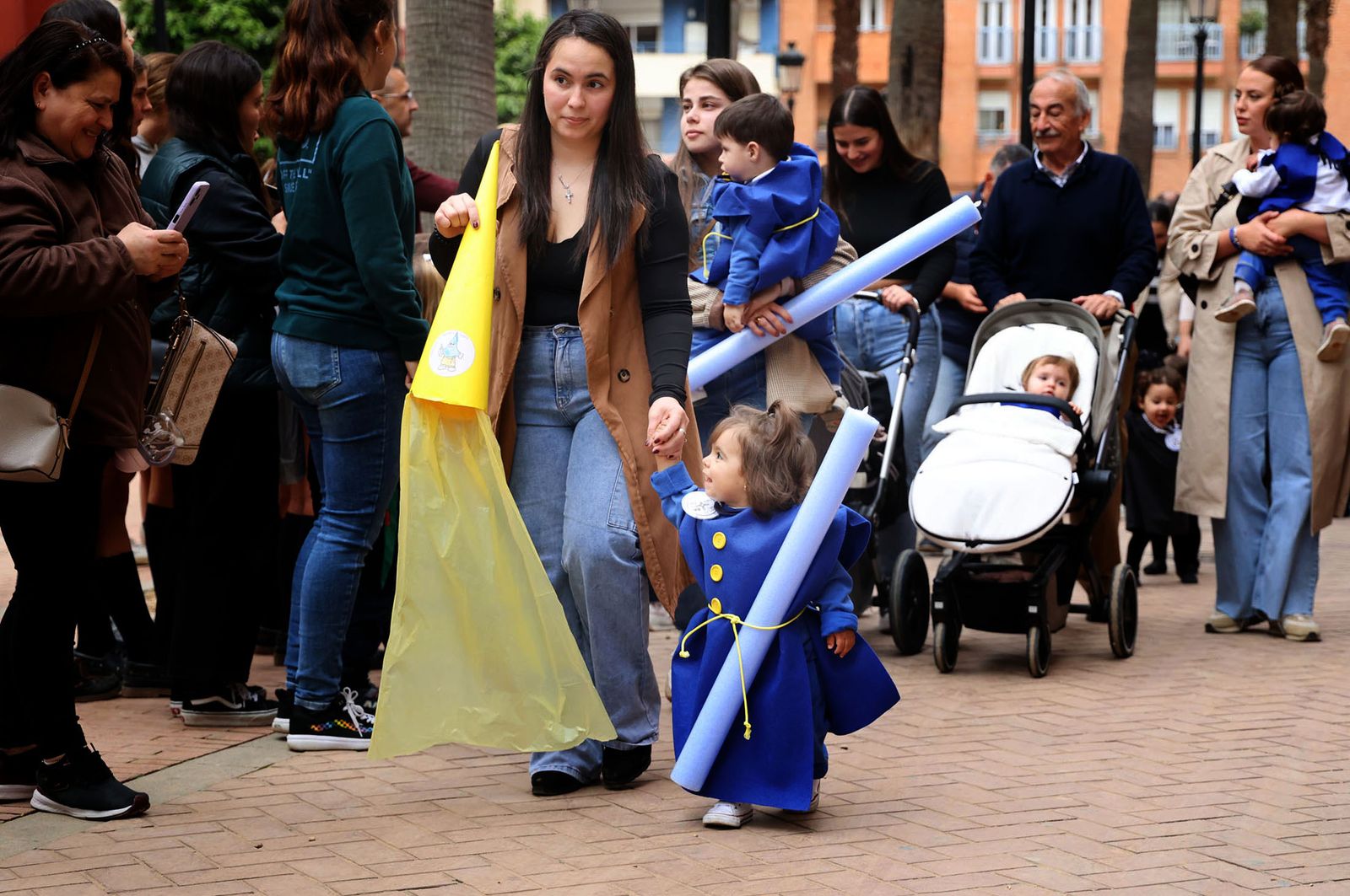 Imágenes de la procesión de la 'Escuela Infantil Mi Pequeño Puerto'