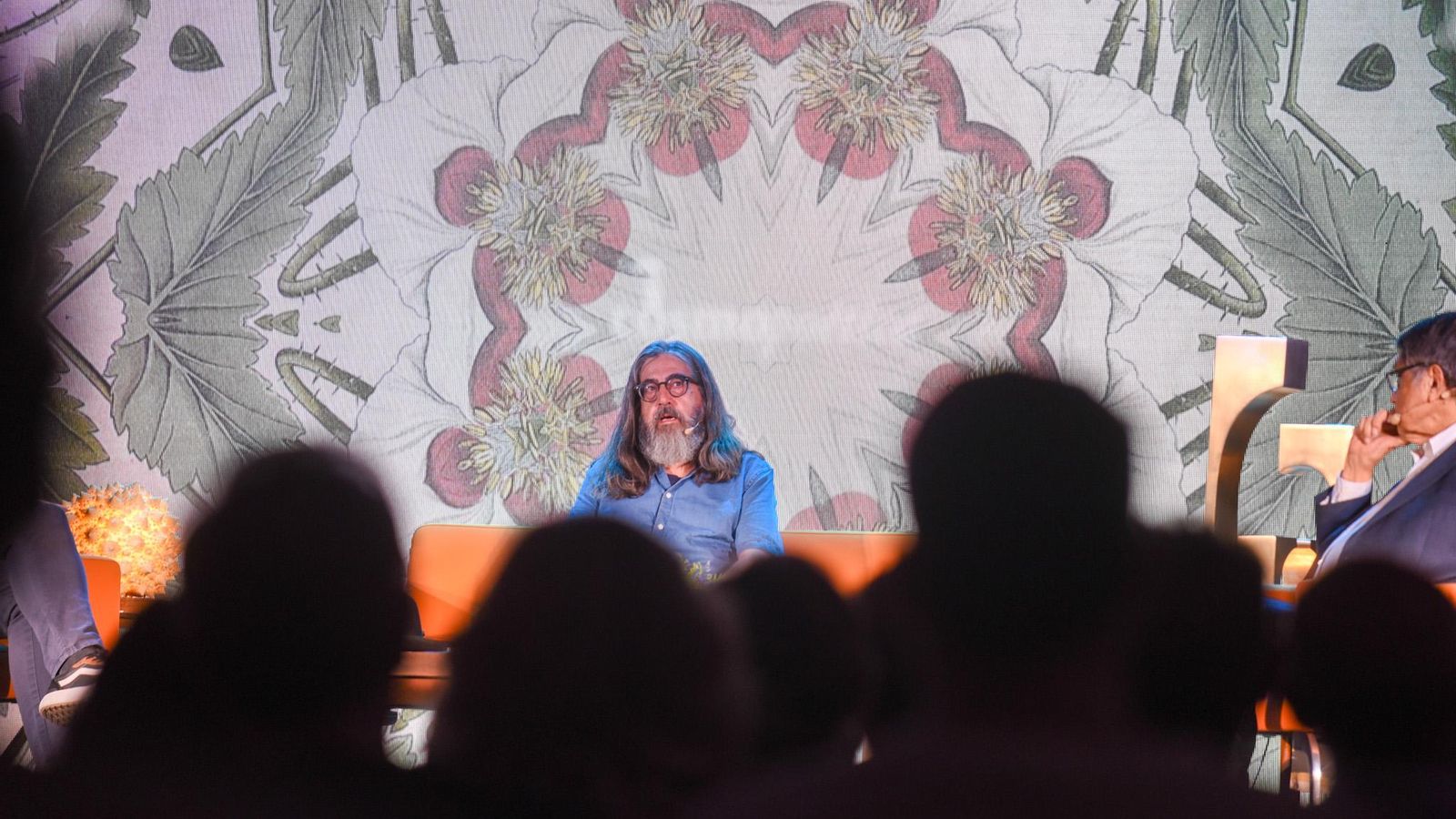 Luis García Jambrina, durante el encuentro en la Sala Orive.