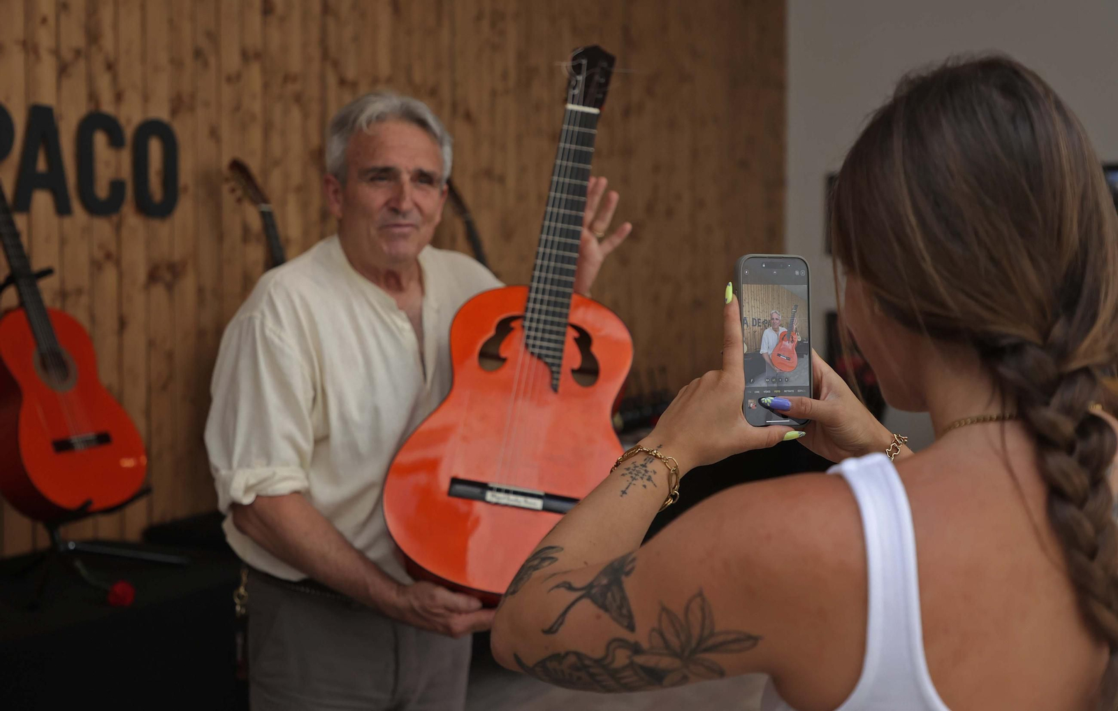Fotos del encuentro de maestros Luthiers en el centro de interpretación Paco de Lucía de Algeciras