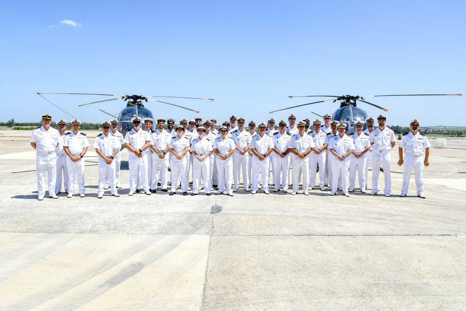 Foto de familia en la despedida oficial de la Sexta escuadrilla.