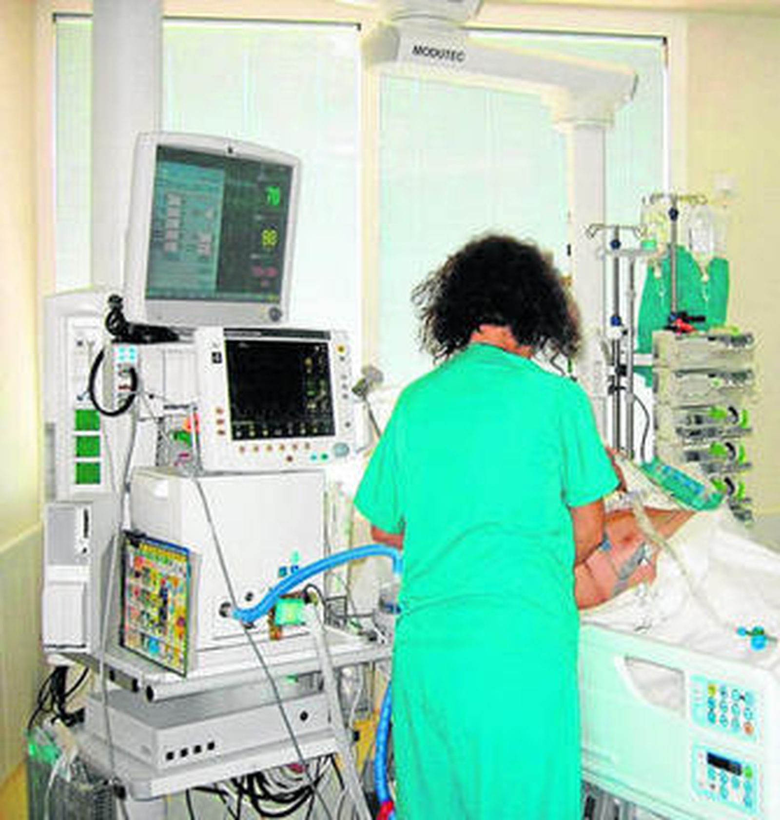 Instalaciones de la nueva UCI del Infanta Elena.