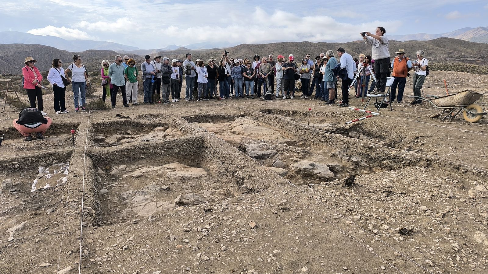 Visita a las nuevas excavaciones realizadas.
