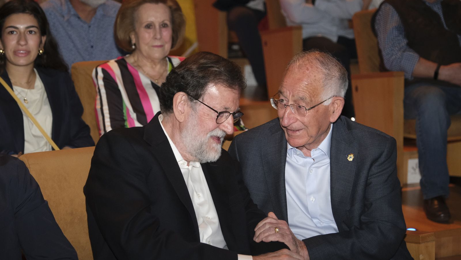 Imágenes de Rajoy apoyando la candidatura de Gabriel Amat a la Alcaldía de Roquetas de Mar