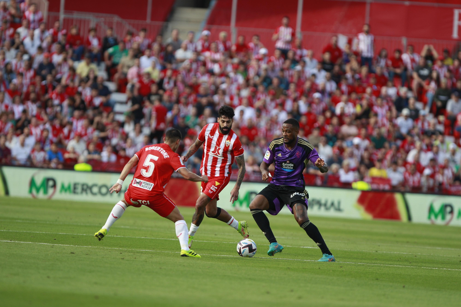 Imágenes del partido U.D. Almería-Real Valladolid C.F.