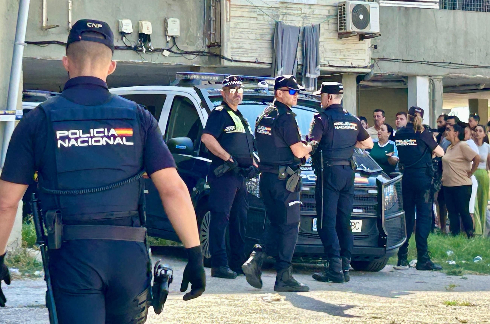 El dispositivo de la Policía Nacional desplegado este jueves en la zona de las Tres Mil Viviendas.