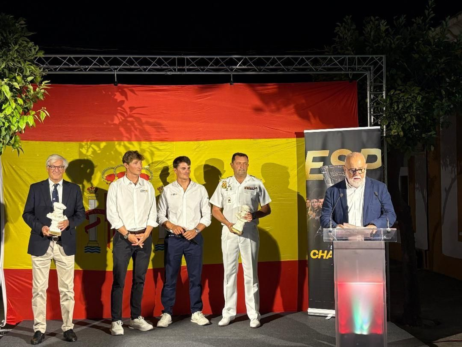 Miguel Ramos, Florián Tryttel, Diego Botín, el almirante de la Flota, José Enrique Delgado y Javier del Hierro.