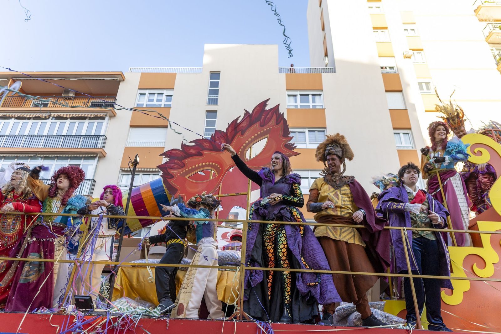 Las mejores imágenes de la Cabalgata del Carnaval de Cádiz 2026