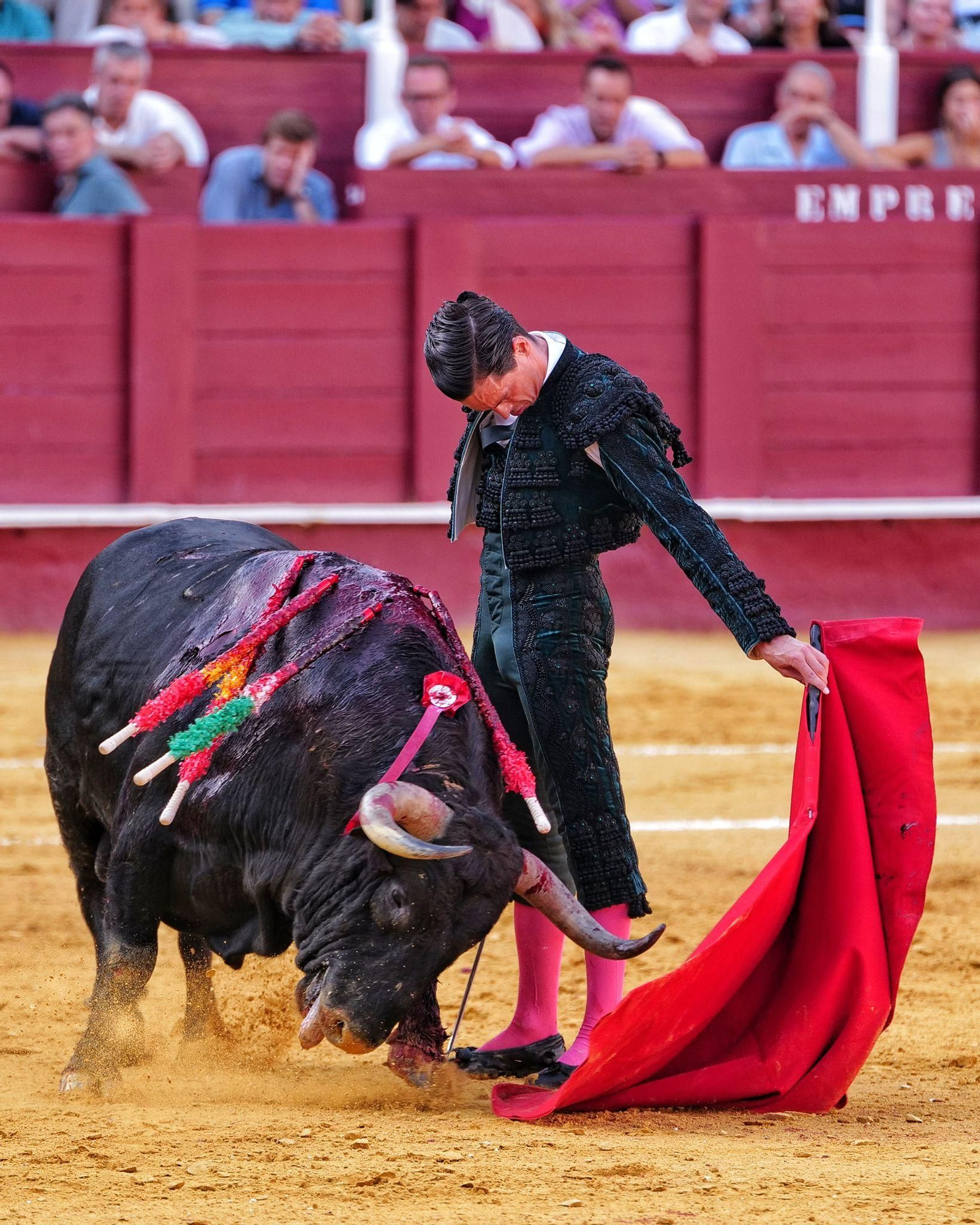 David Galván reaparece en Málaga sin suerte con la espada