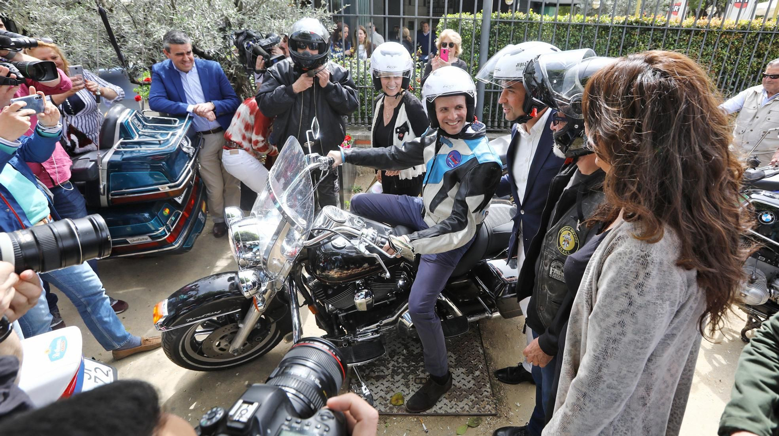 Imágenes de Pablo Casado en un acto con moteros en Jerez
