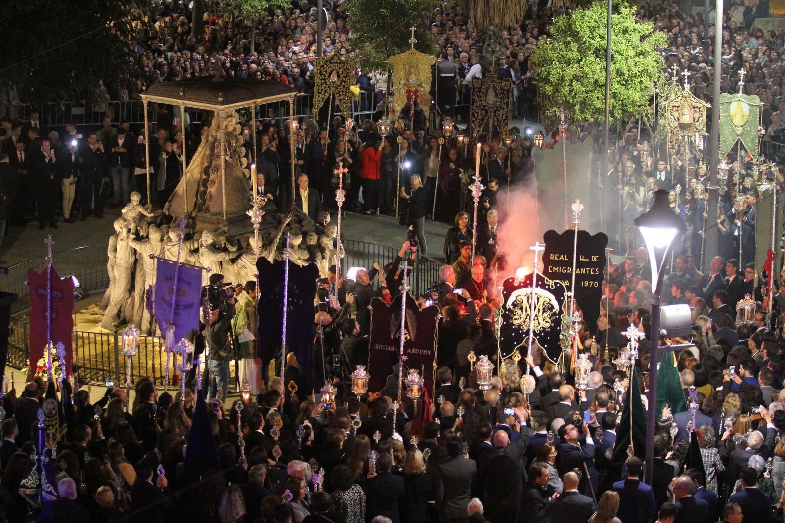 Imágenes del Recorrido del Rosario Glorioso de La Magna Rociera