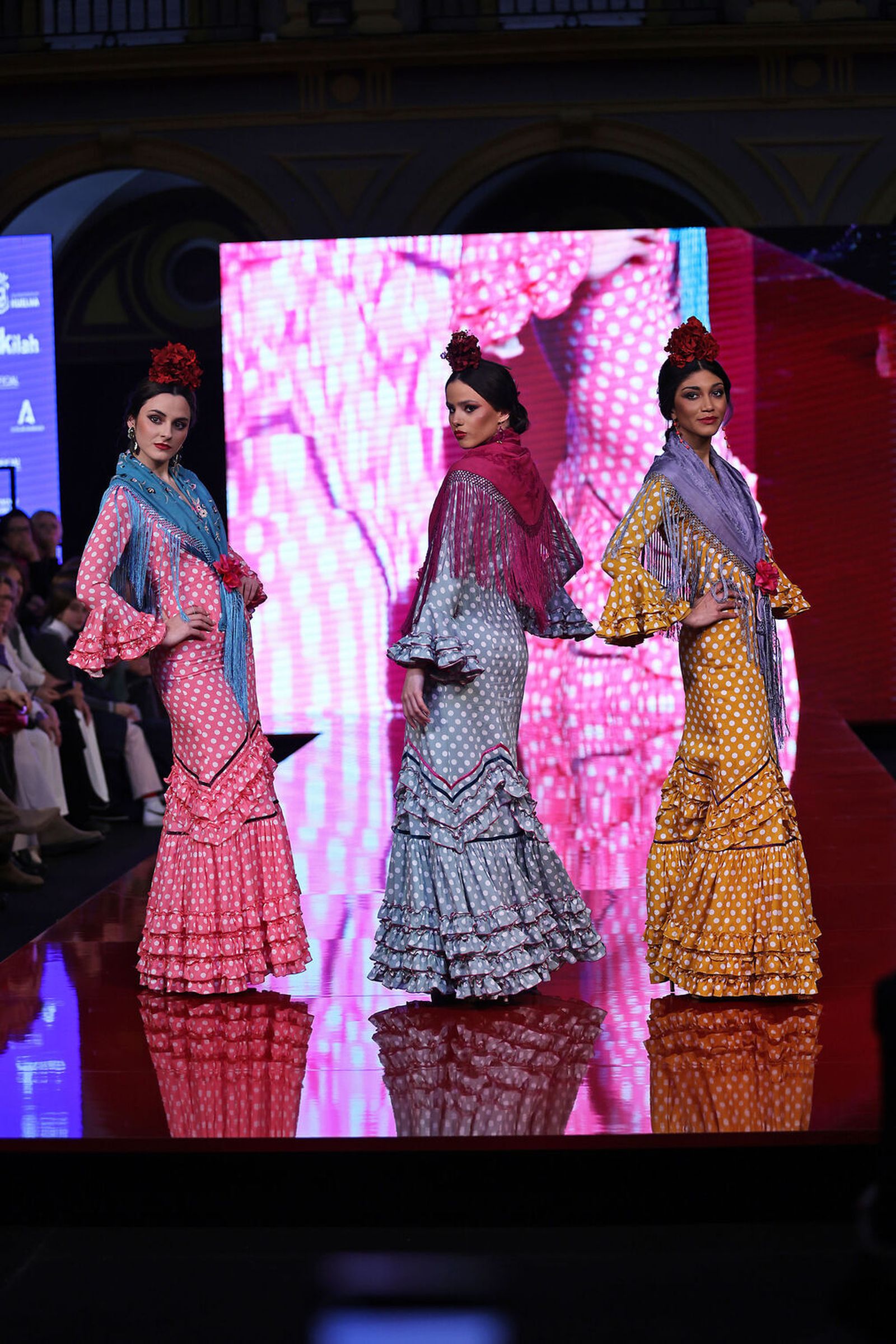 Lunares, comodidad y mantoncillos: Estas son las tendencias para los trajes de flamenca de romerías y ferias