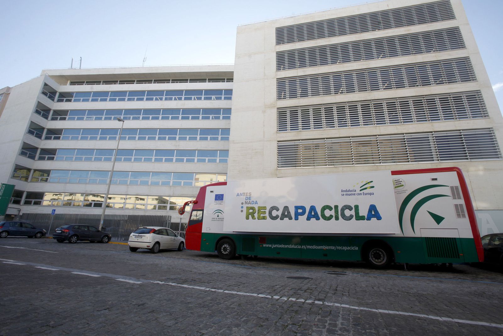 Edificio de la Junta de la plaza Asdrúbal.