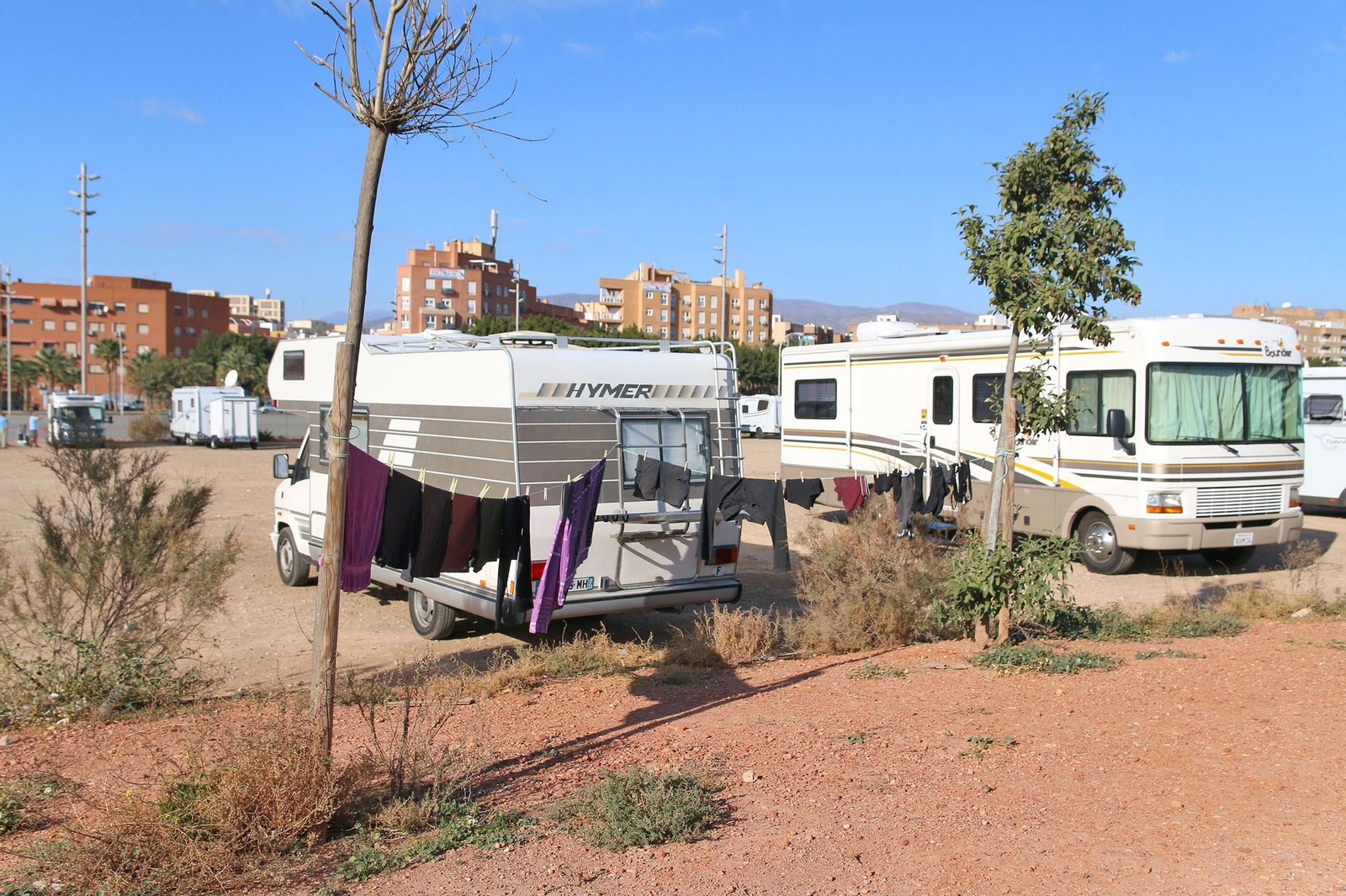 Autocaravanas en el antiguo recinto ferial de Almería