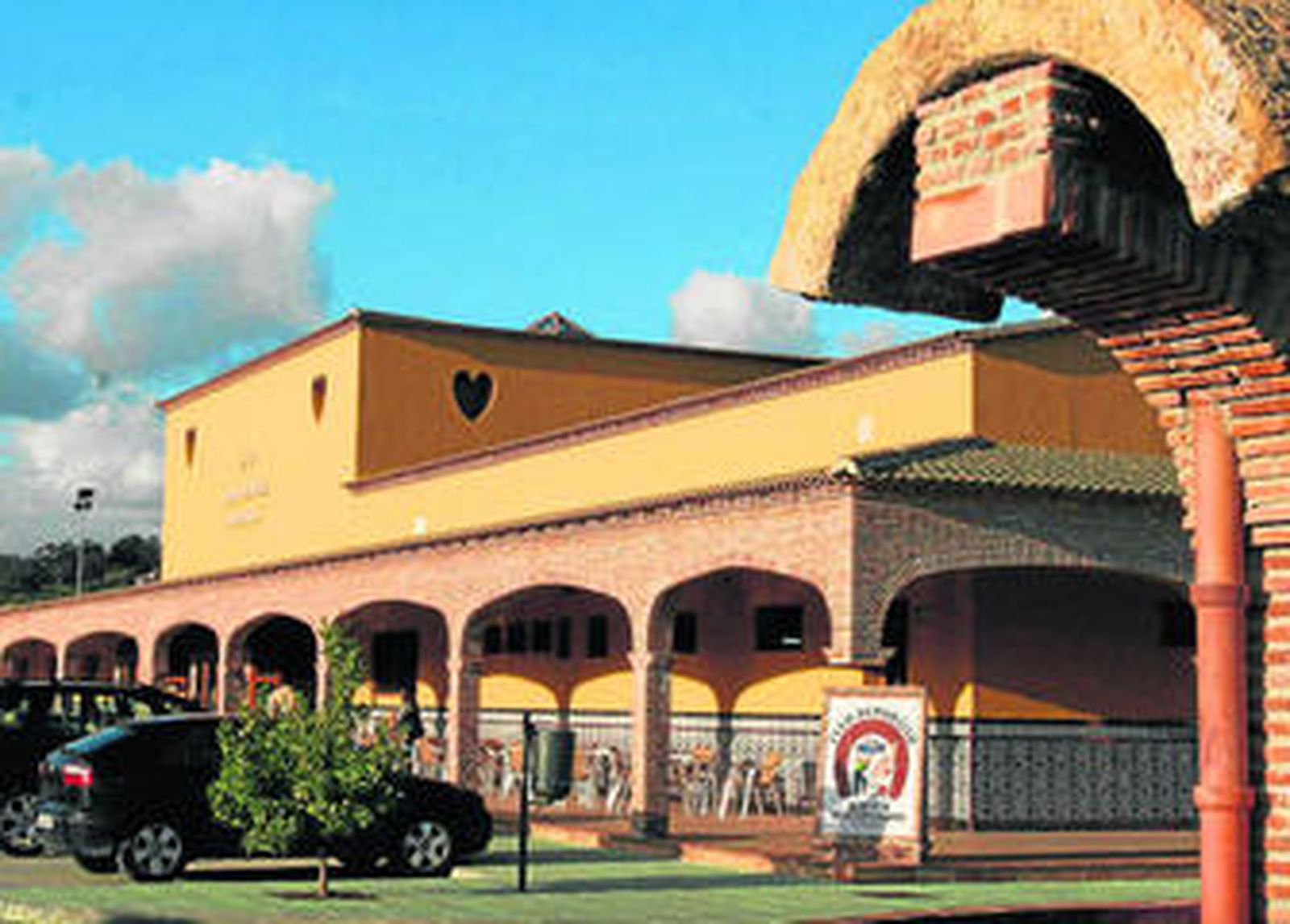 Entrada al restaurante del Club Hípico Botafuegos, en una imagen de archivo.
