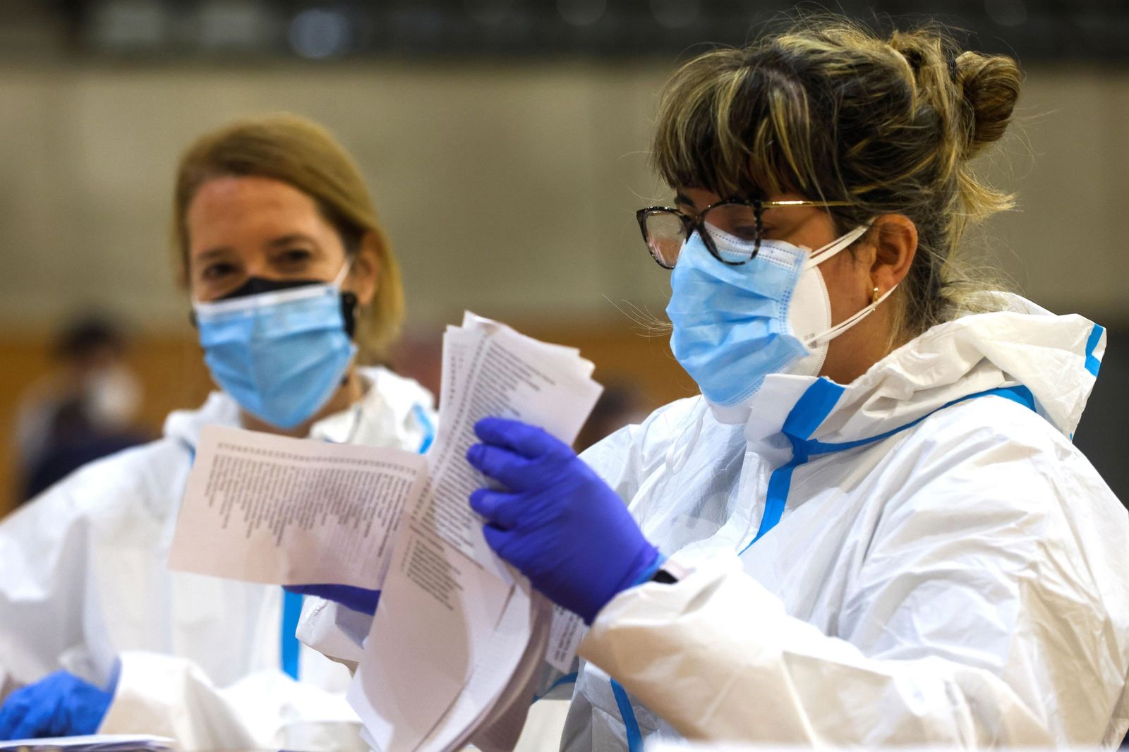 Imágenes de la jornada electoral en Cataluña