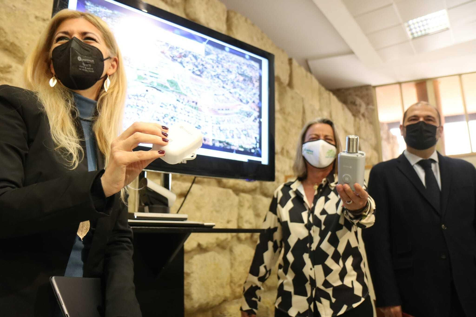 Presentación del dispositivo sensorial de saneamiento urbano contra las plagas de cucarachas.