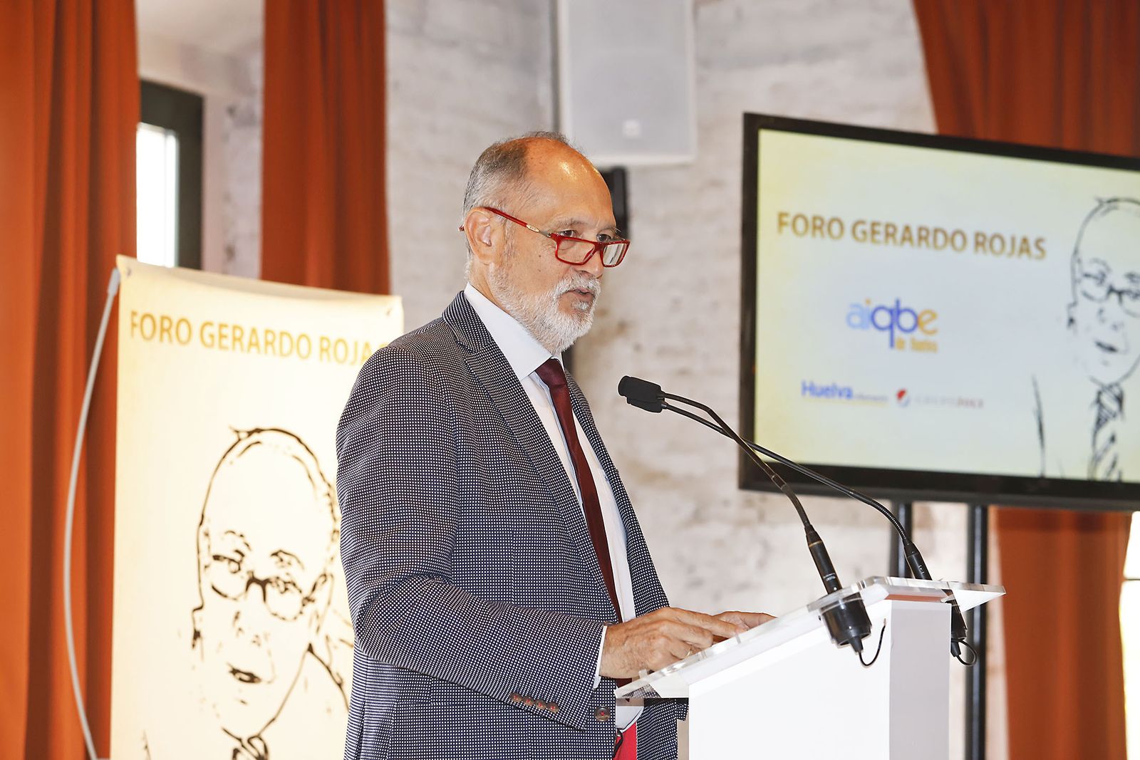 Imágenes del Foro Gerardo Rojas de Huelva Información