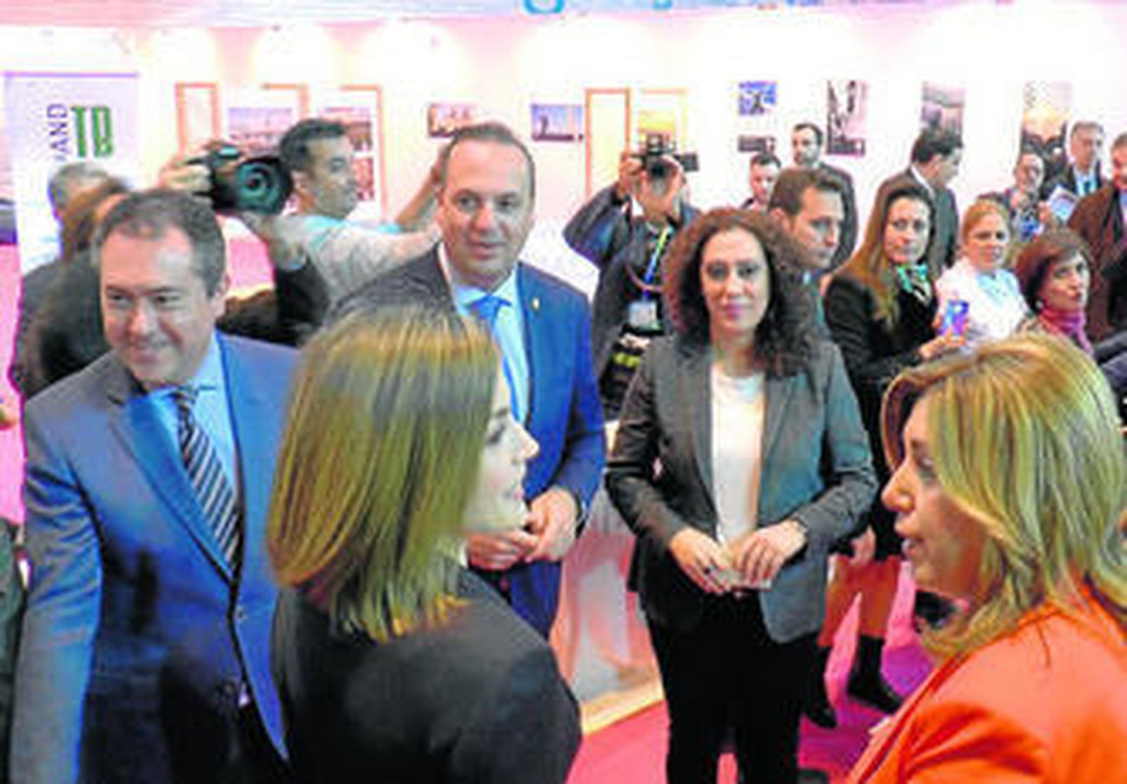 Ruiz Boix y Marchena, frente a la Reina doña Letizia y Susana Díaz, presidenta andaluza.