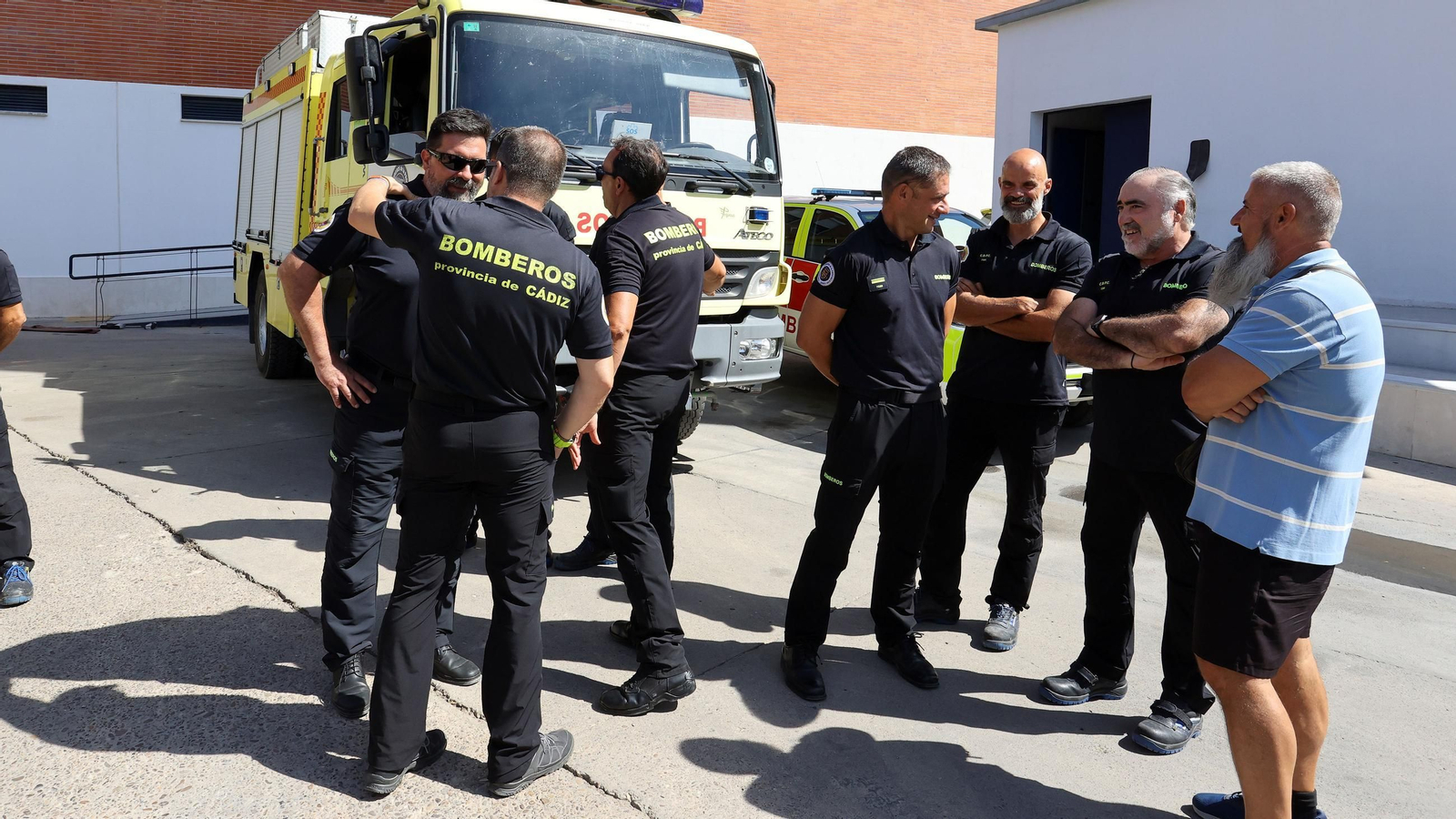 Bomberos de la provincia de Cádiz se trasladan a Orense para apoyar en la lucha contra los incendios