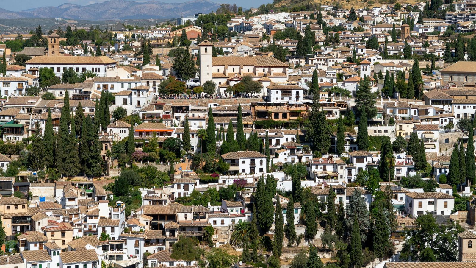 Granada sostenible: cómo recorrer la ciudad a pie y reducir tu huella