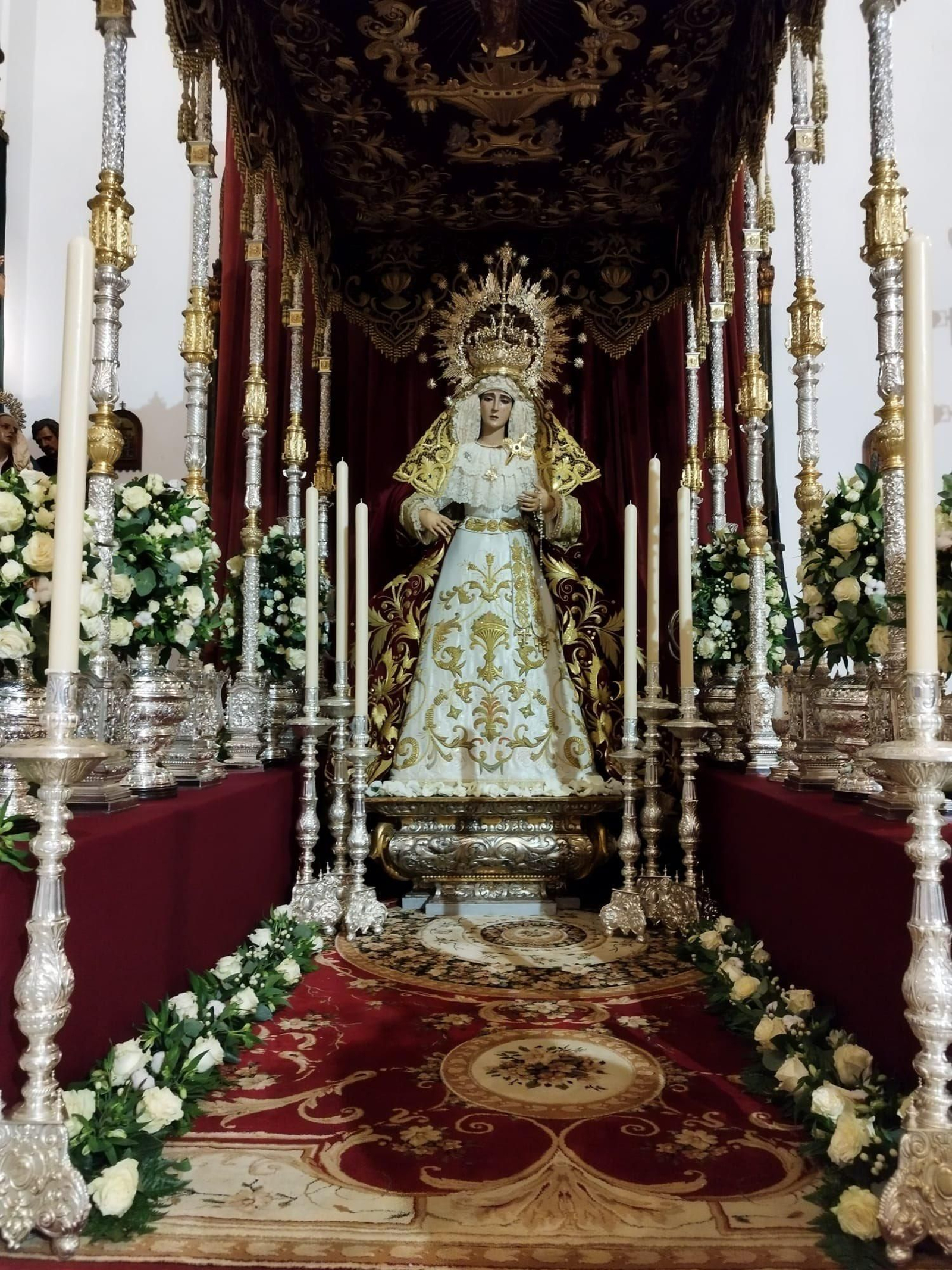 La Virgen del Buen Fin, bajo su palio para estos cultos de diciembre. La Virgen del Buen Fin, bajo su palio para estos cultos de diciembre.