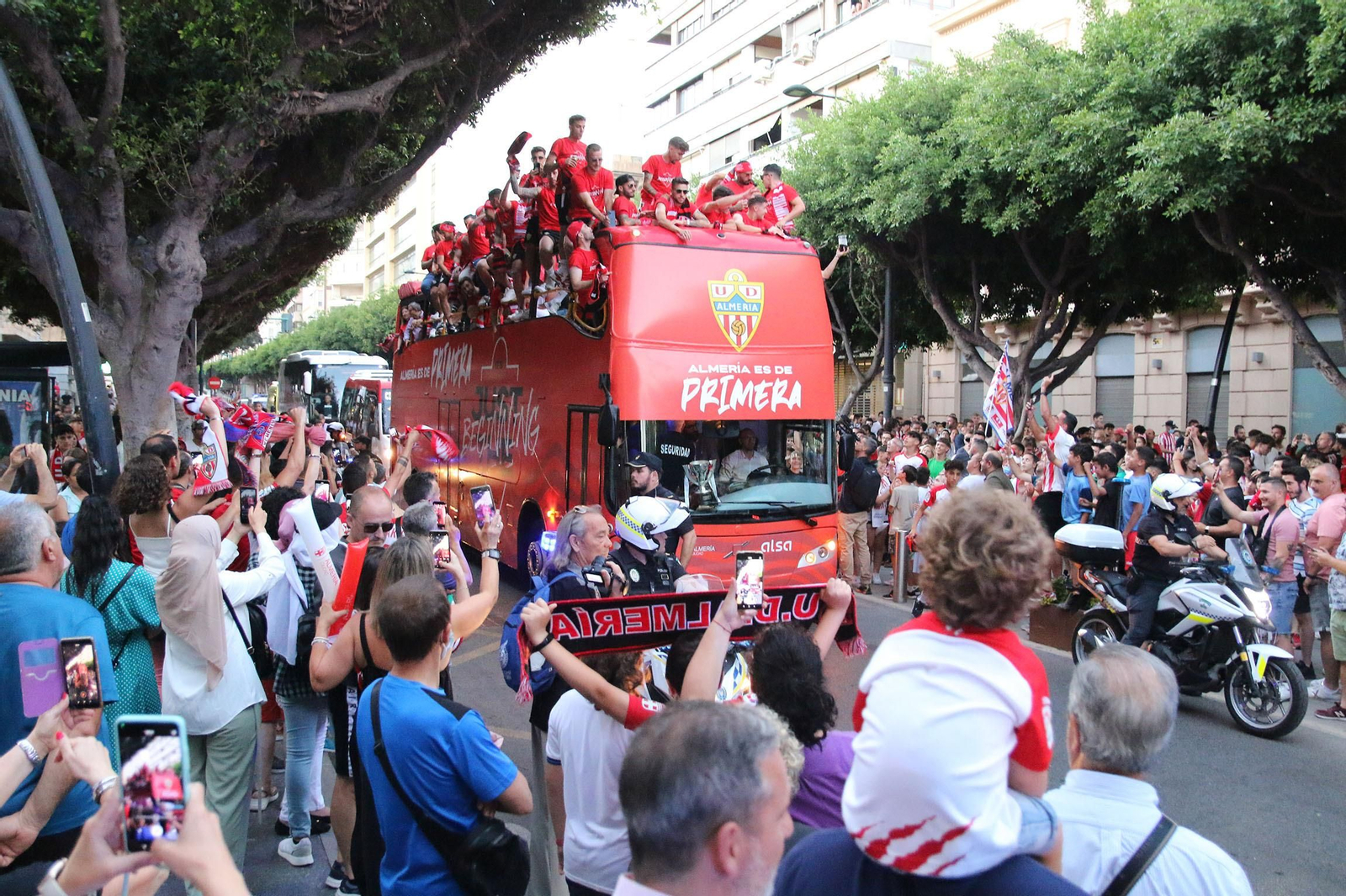 Las imágenes de la rúa de la UD Almería