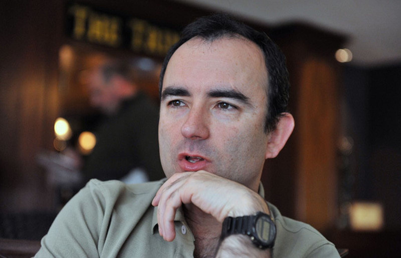 "Actores y deportistas de élite son los que más pasan por la consulta"