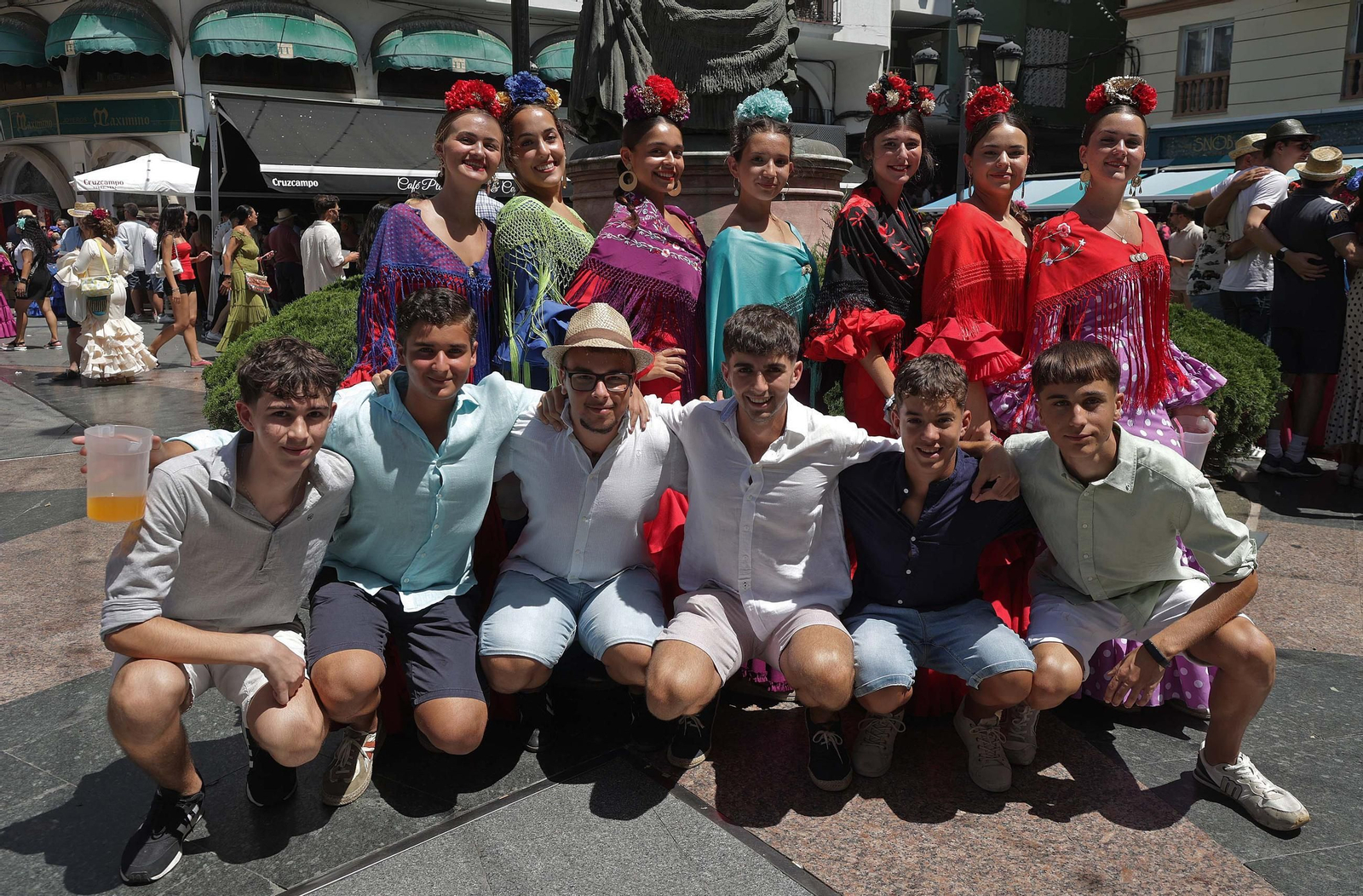 Búscate en las fotos del Domingo Rociero de la Feria de La Línea 2025 Búscate en las fotos del Domingo Rociero de la Feria de La Línea 2025