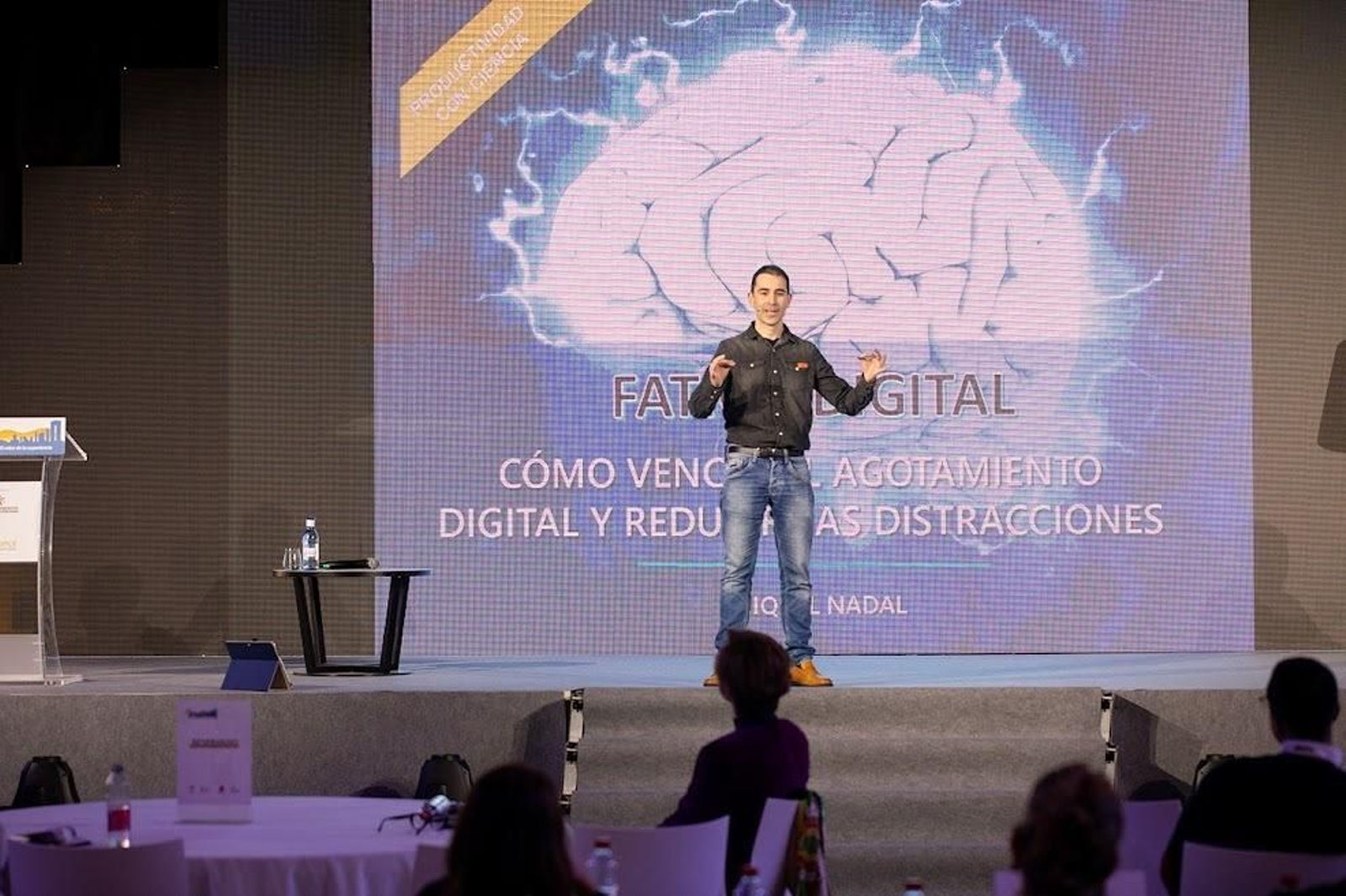 Cinco razones para contratar un conferenciante en un evento corporativo