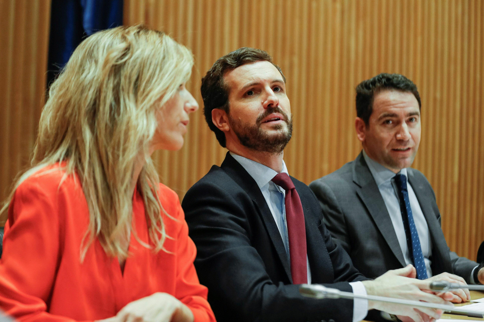 Pablo Casado, entre Cayetana Álvarez de Toledo y Teodoro García Egea.