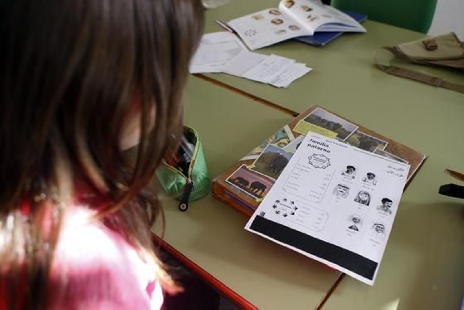 Alumnos de primero y segundo de ESO del instituto Albaicín en una de las clases de esta semana. / Pepe Villoslada