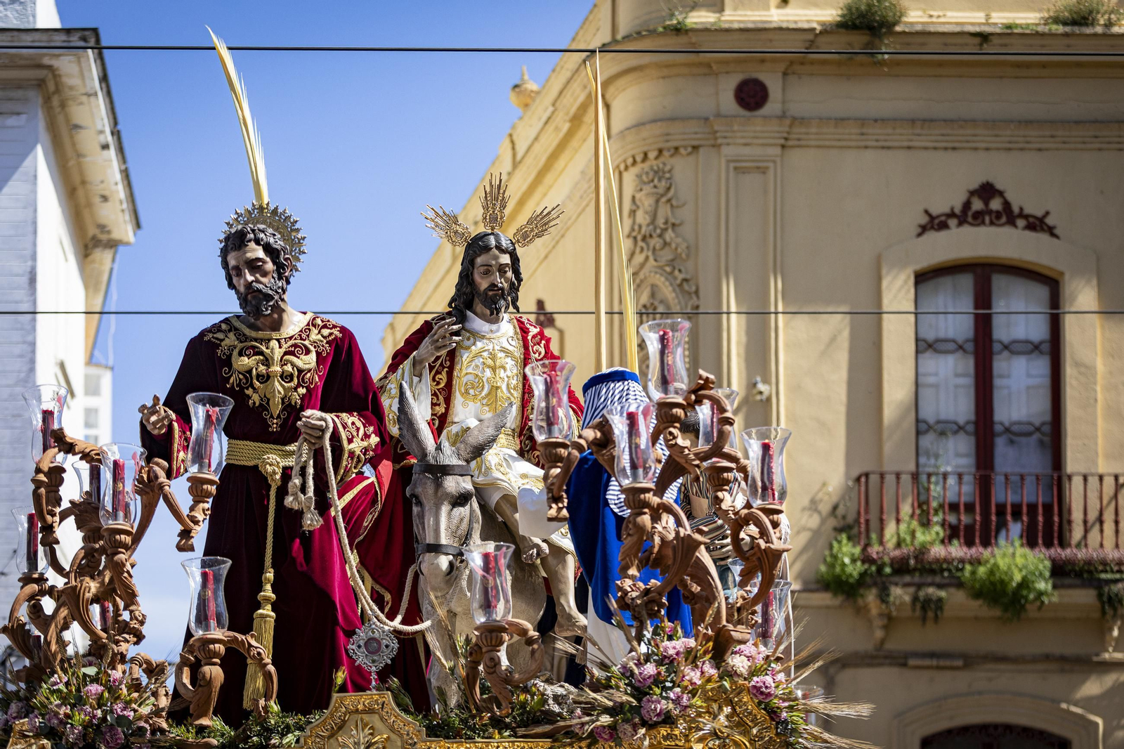 Las imágenes de la hermandad de Cristo Rey (Borriquita) en la Semana Santa de San Fernando 2025