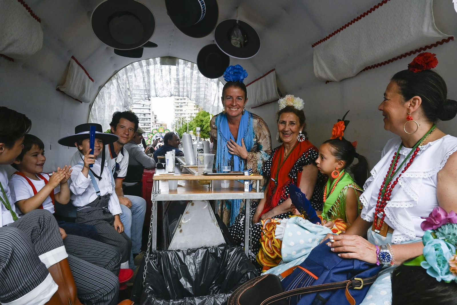 Todos los rocieros de la comitiva de la Hermandad de Huelva, en imágenes