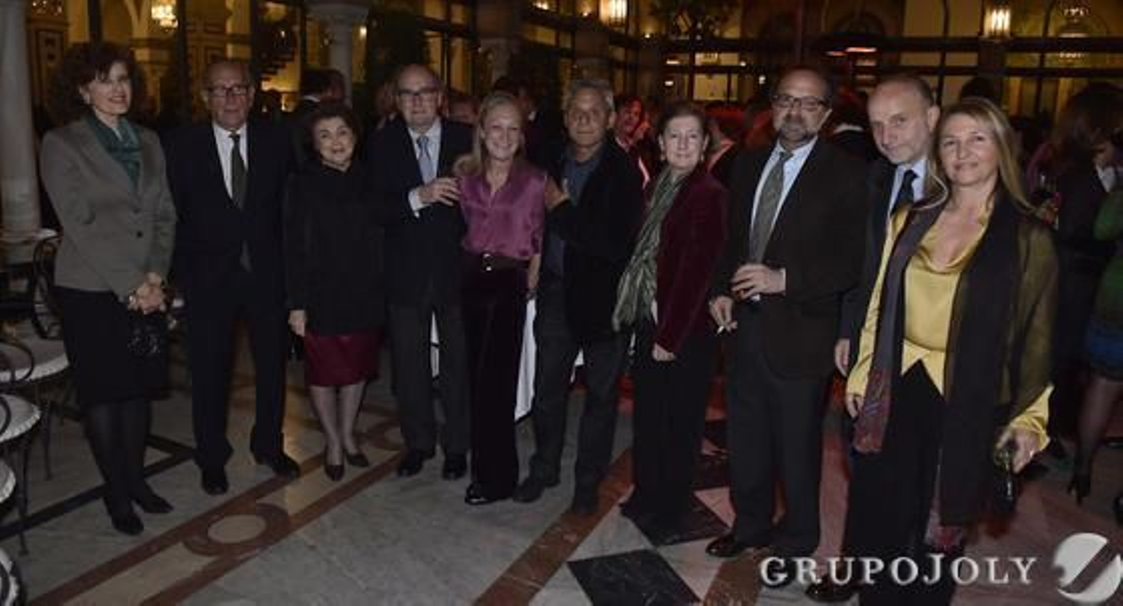Mercedes Sánchez, Manuel Salinas, Carmen Laffón, José Barragán, Piluca González Conde, Patricio Cabrera, Concha Ybarra, Javier Buzón, Curro González y Carmen Carreño.