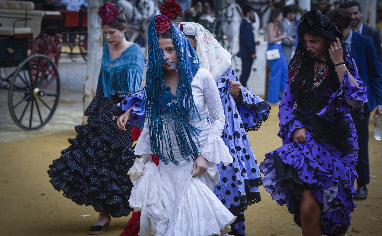 Sol y lluvia en el lunes de Feria
