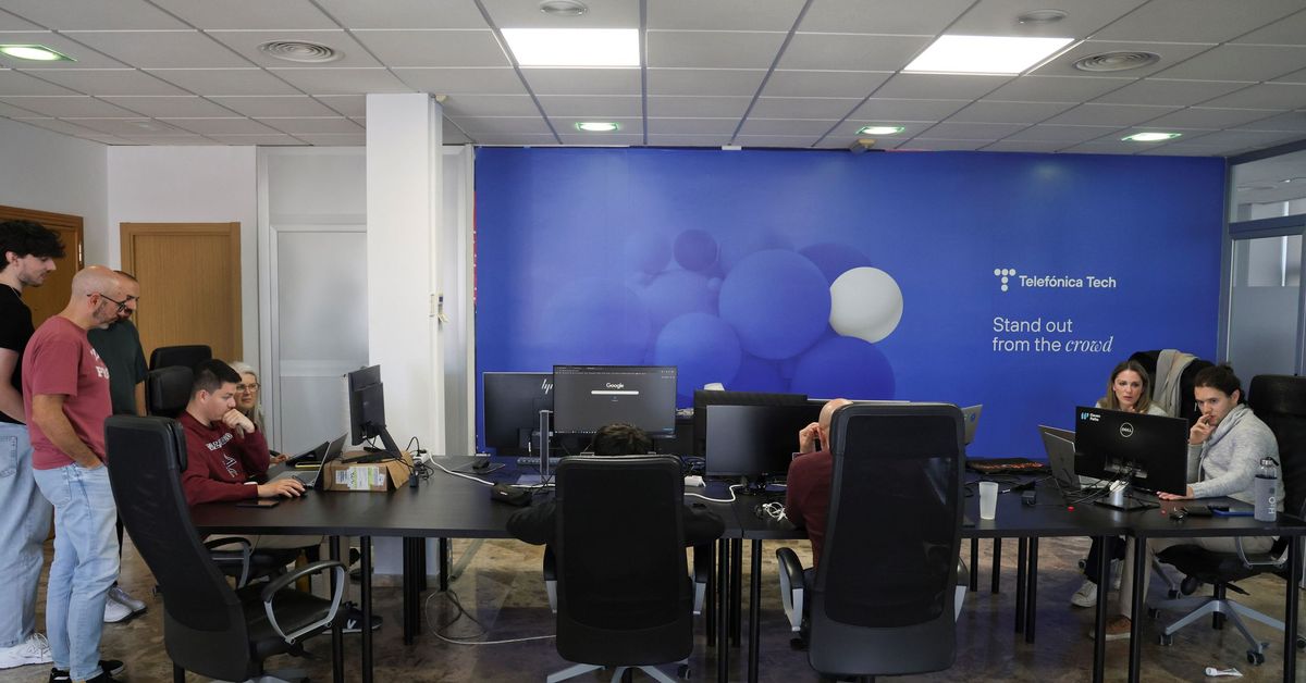 Telefonica Tech Lab El laboratorio de Telefónica Tech en Málaga se une al aceleraor de ...